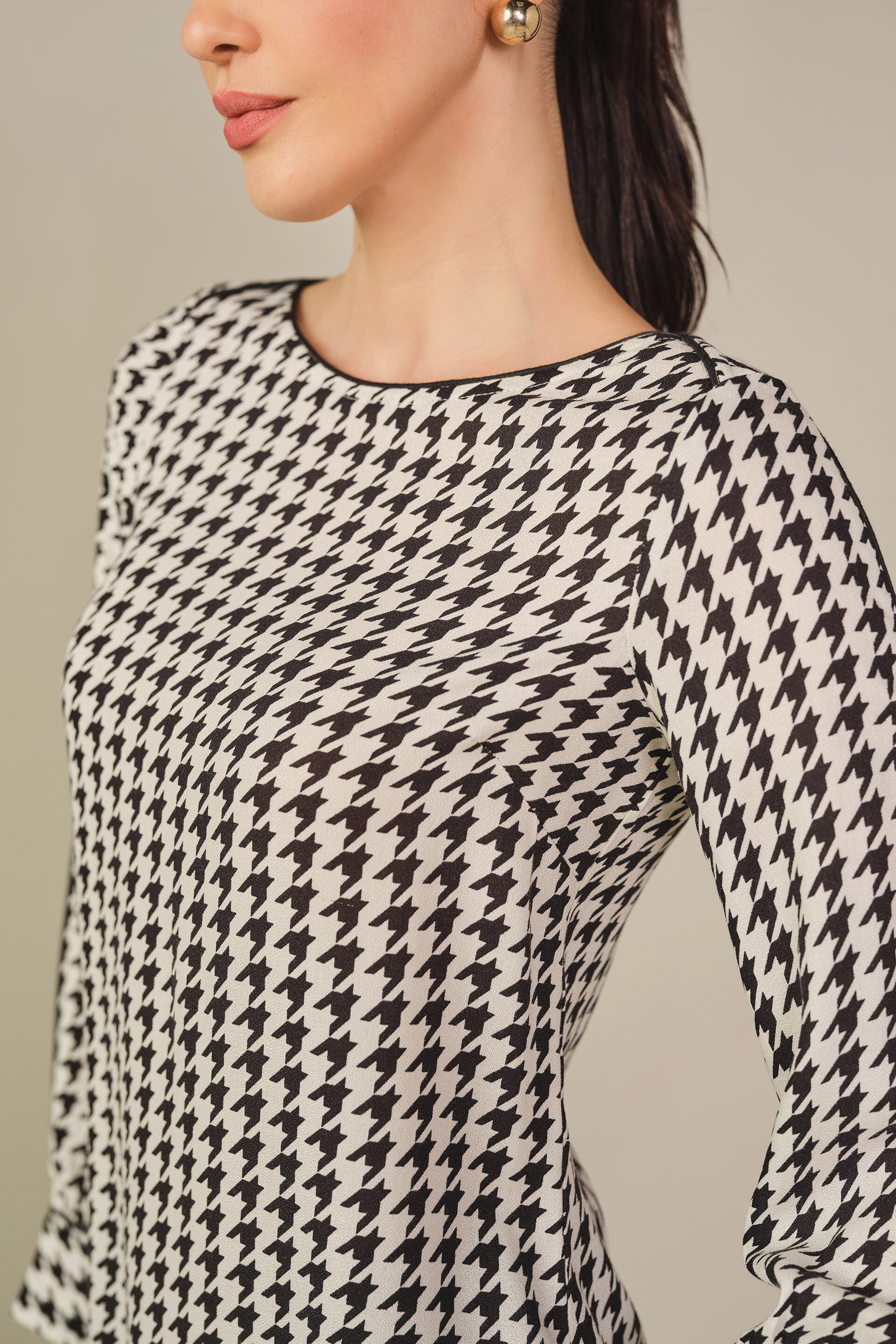 Houndstooth Print Lantern Sleeves Top in Black, White, image 2